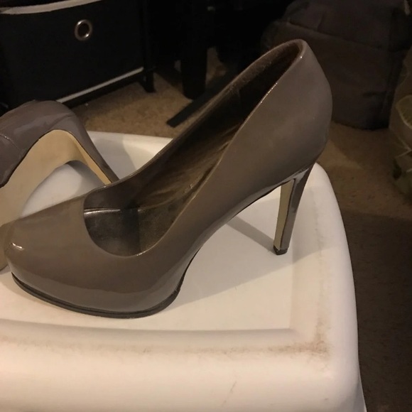 Heels - Picture 3 of 3